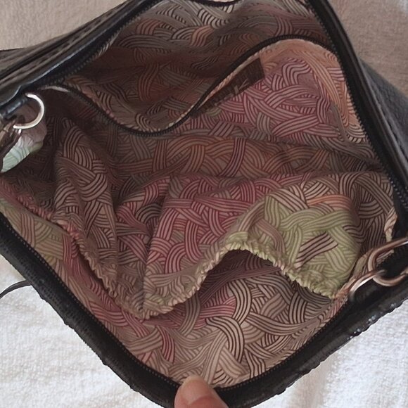 The Sak Black Leather Vintage Crossbody/Shoulder Bag LWG w/PETA Approved Liner - Picture 7 of 11